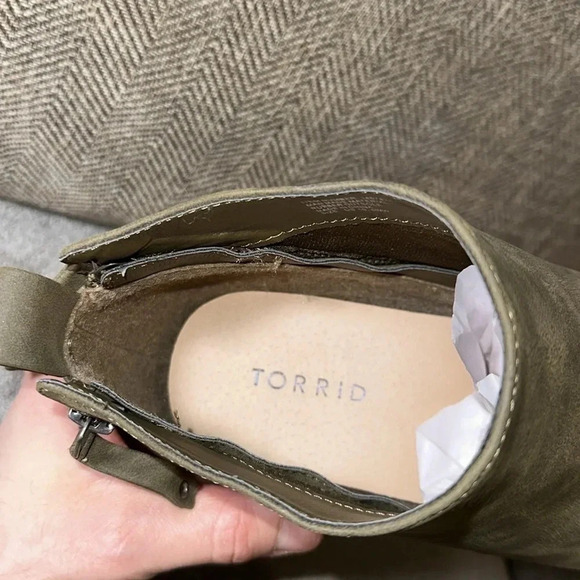 NWOT TORRID Side Zip Heel Bootie Shoes Size WOMEN 10.5WW OLIVE GREEN IN COLOR - Picture 9 of 9